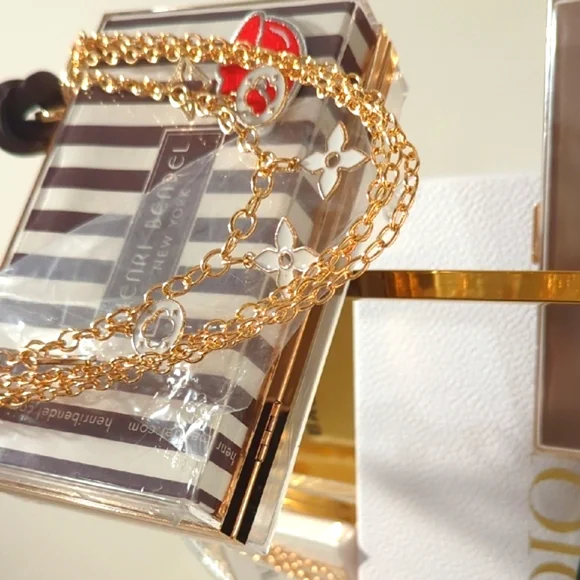 Henri Bendel Paper Shopping BAG UPCYCLED Novelty Clutch